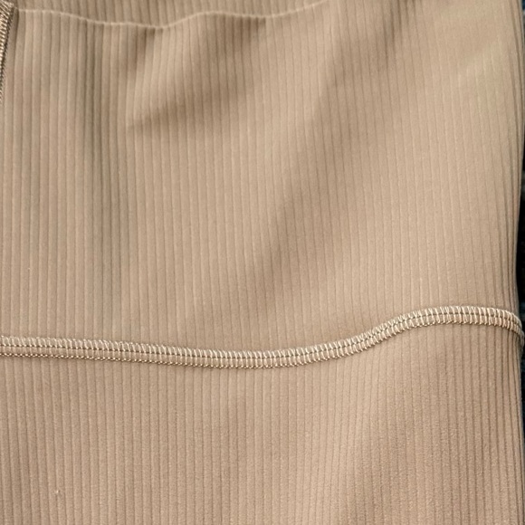 EUC Lululemon Align Ribbed High Rise Pant 25" - Picture 3 of 3